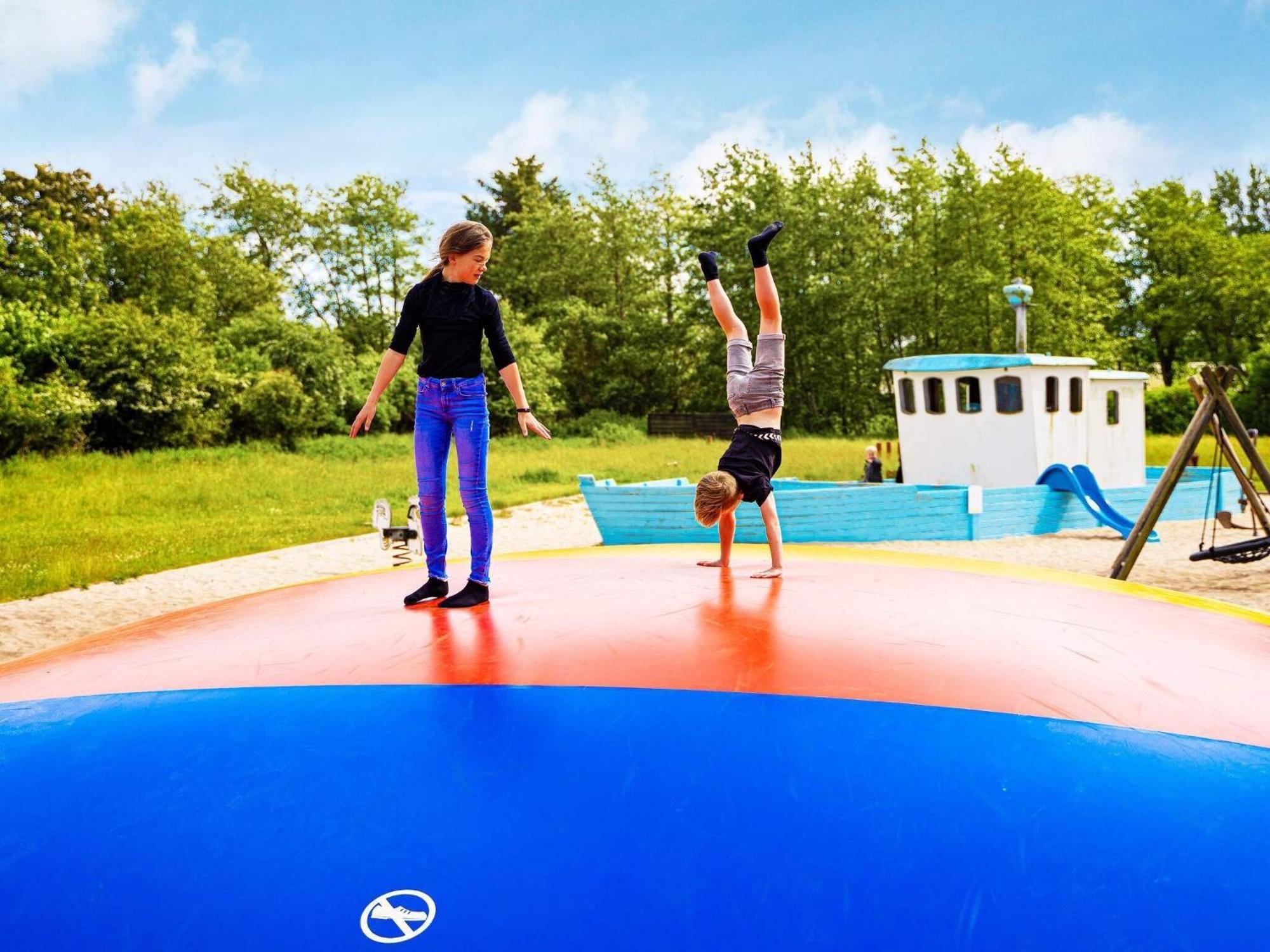 10 Person Holiday Home On A Holiday Park Blavand Bagian luar foto